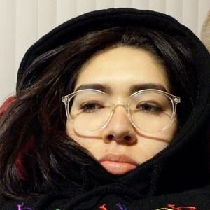 Meet your Posher, Mireya